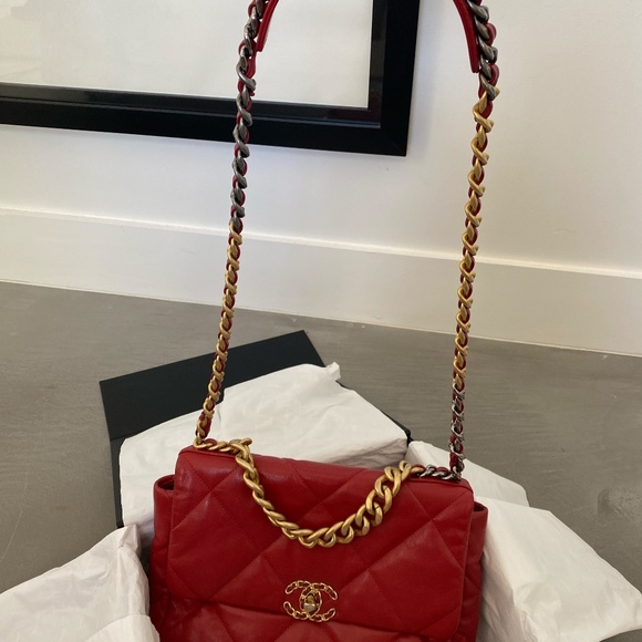 uthentic CHANEL Goatskin Quilted LARGE Chanel 19 Flap in Dark Red - Picture 6 of 7